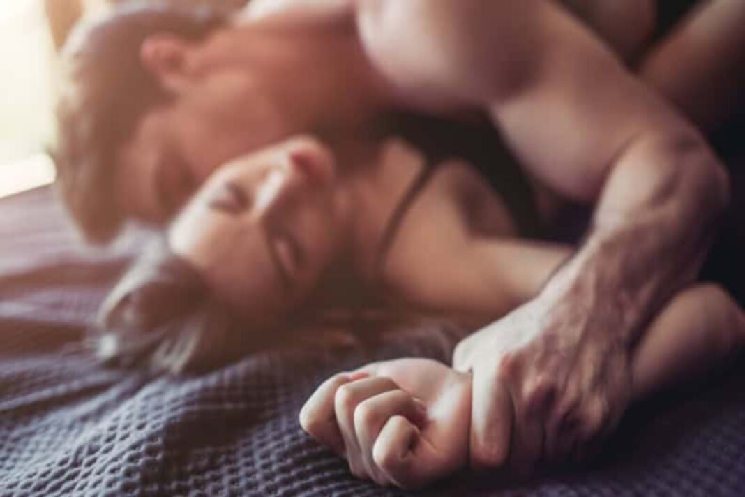 Πώς να τον κάνεις να σε θέλει παράφορα χωρίς τις συνηθισμένες στρατηγικές